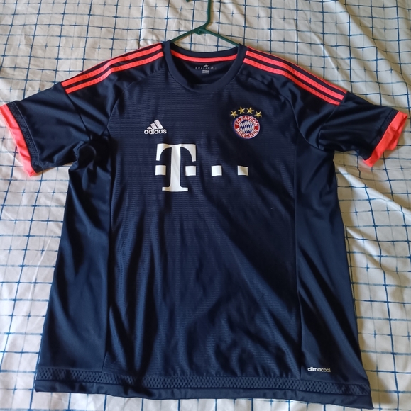 Adidas Bayern Munchen Soccer Jersey - Picture 3 of 9